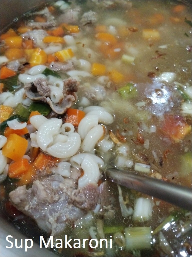 Sup Makaroni di Menu Hidangan Rombongan Villa Giri Kembang Cipanas
