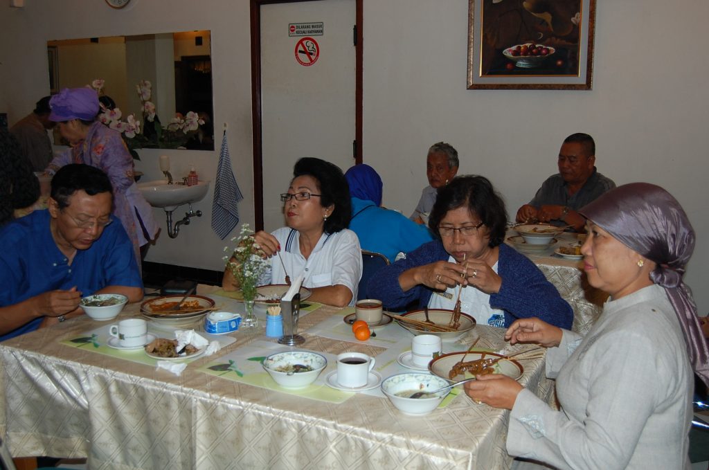 Kami menyediakan paket untuk rombongan:

Menginap + konsumsi
Ruang kumpul / meeting
Area aktivitas bersama

📌 Paket dapat disesuaikan dengan:

Jumlah peserta
Durasi kegiatan
Kebutuhan acara

👉 Silakan diskusikan kebutuhan Anda dengan kami