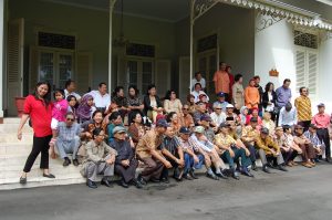Paket menginap untuk lansia di Villa Giri Kembang Cipanas
