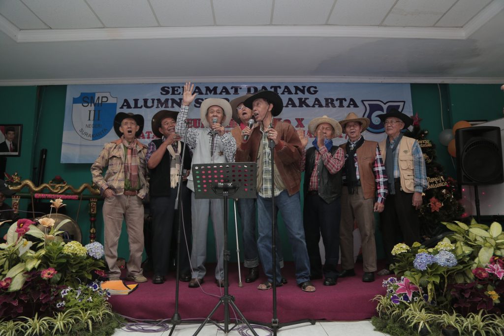 Reuni Seru di Aula Villa Giri Kembang Cipanas