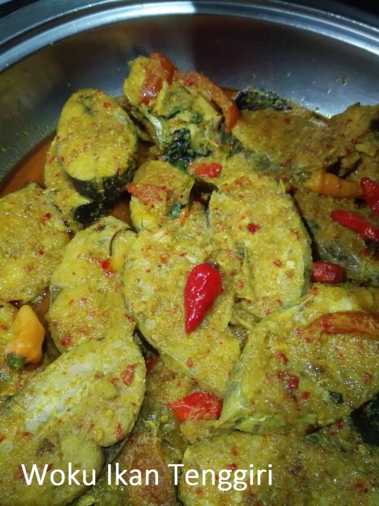 Hidangan tenggiri woku dalam daftar menu ikan rombongan Villa Giri Kembang Cipanas.