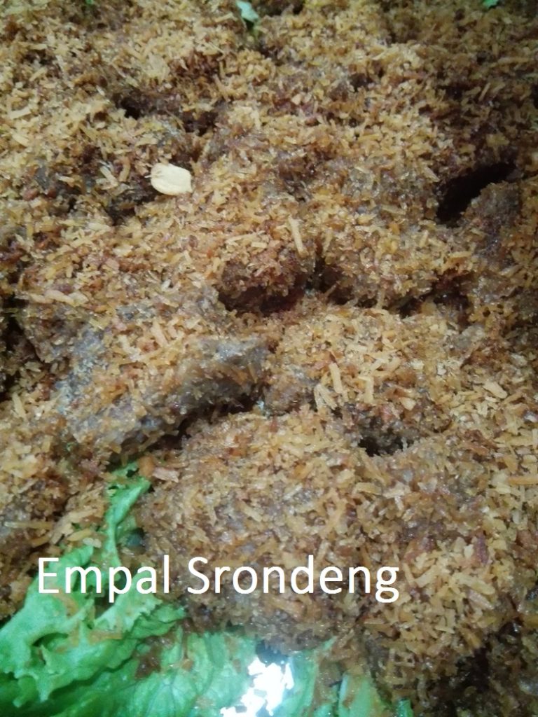 Empal srondeng untuk menu hidangan di Villa Giri Kembang Cipanas.